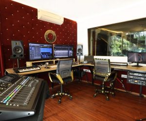 Studio 1 Real-min
